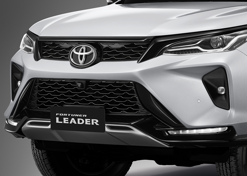 2023 Toyota Fortuner Leader